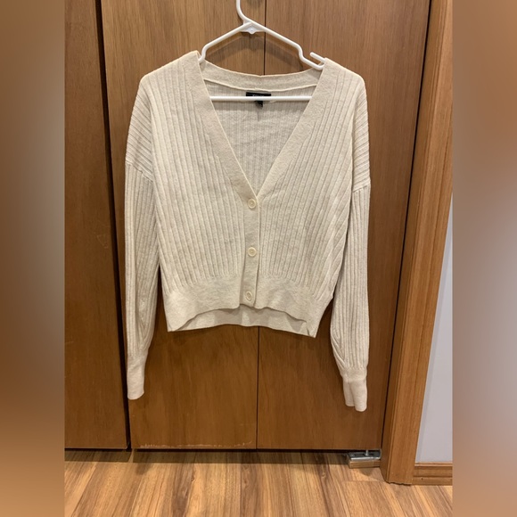 Cardigan - Picture 1 of 3